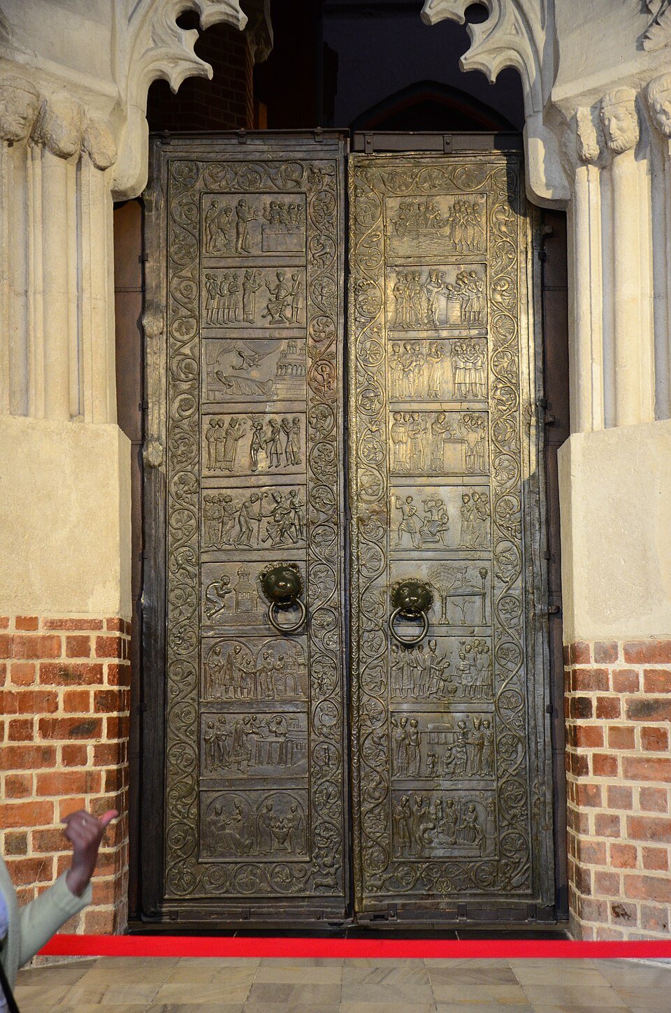 Drzwi Gnieźnieńskie – romański skarb katedry